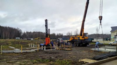 Начались работы по забивке свай
