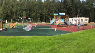 Завершено строительство детской площадки в первой очереди