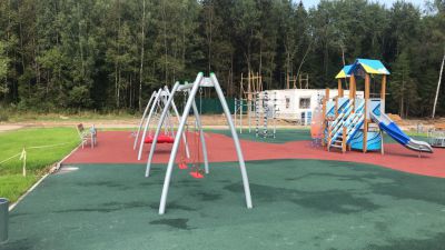 Завершено строительство детской площадки в первой очереди